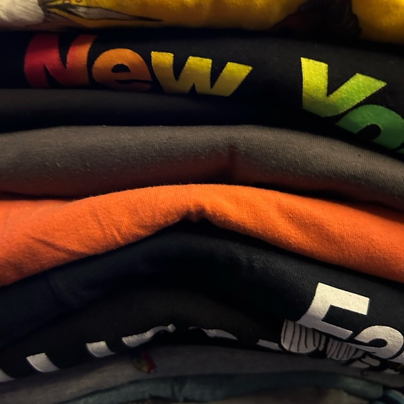 Mix T-SHIRTS / VINTAGE TEE MEN / DRESS SHIRT MEN wholesale - Picture 15 of 16